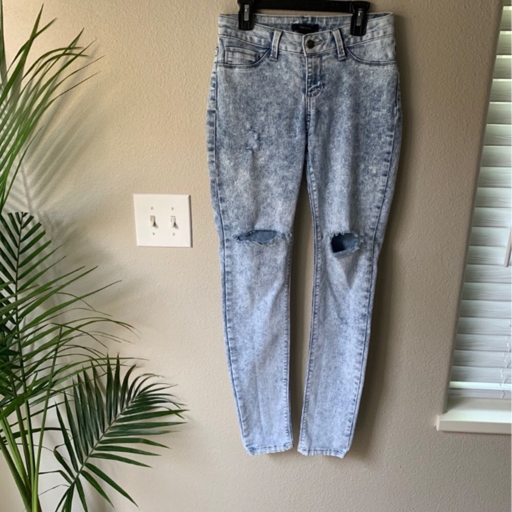 High waisted acid-wash Jeans